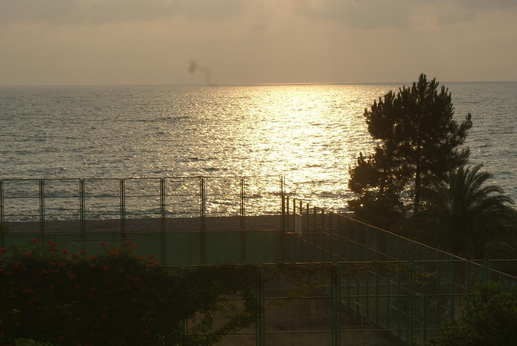 Kvariati - Guest House ภายนอก รูปภาพ