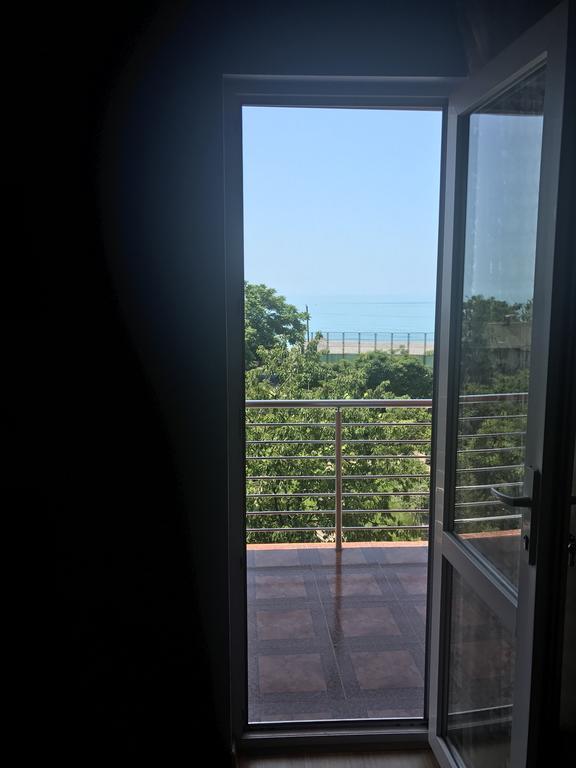 Kvariati - Guest House ภายนอก รูปภาพ