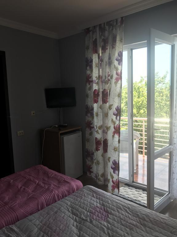 Kvariati - Guest House ภายนอก รูปภาพ